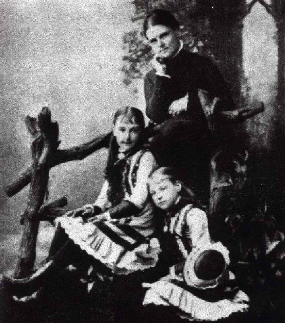 HHR (left) with her mother and sister around the time they went to Maldon